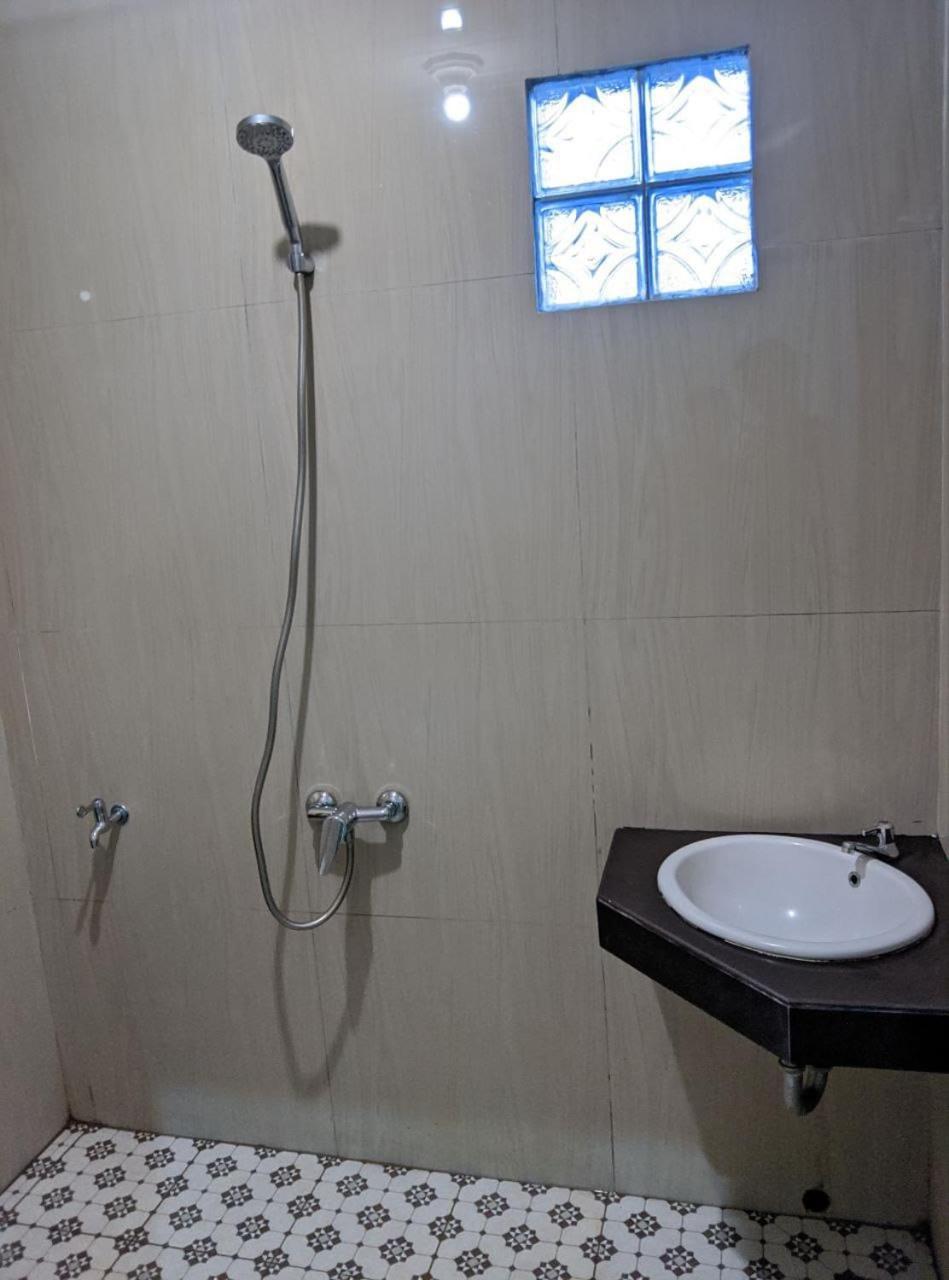 Teratai Residence Mitra Reddoorz ميدان المظهر الخارجي الصورة