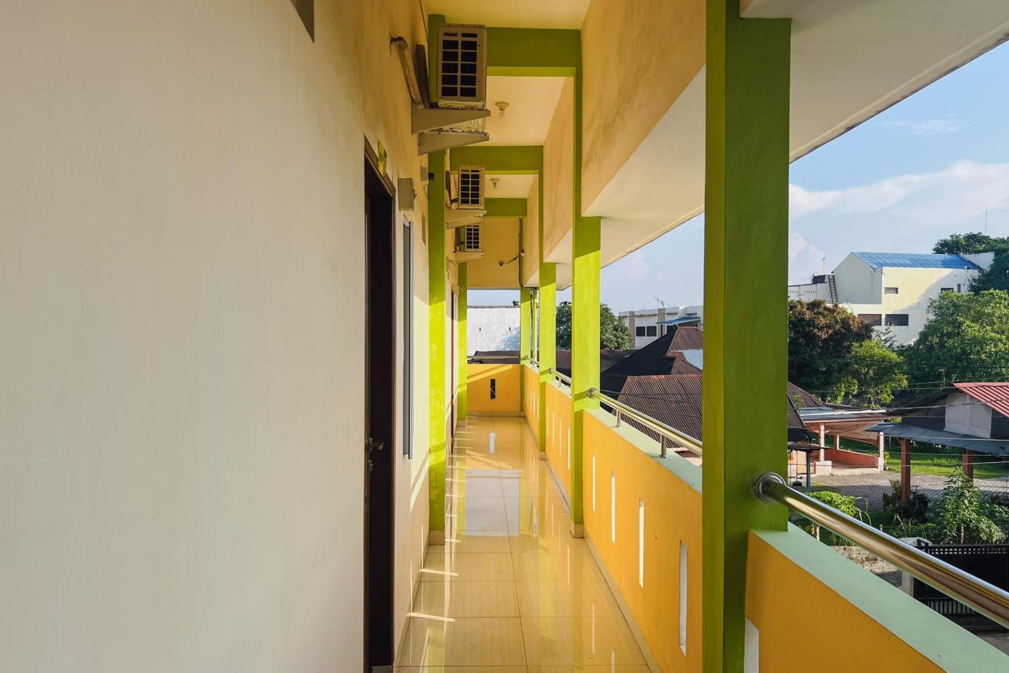 Teratai Residence Mitra Reddoorz ميدان المظهر الخارجي الصورة