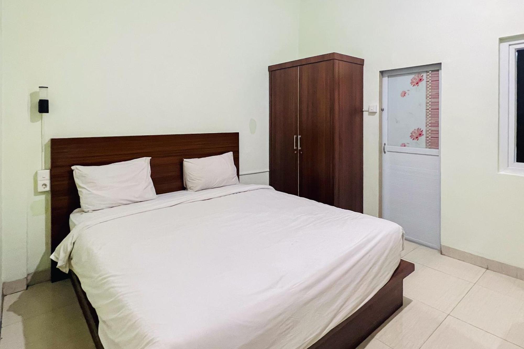 Teratai Residence Mitra Reddoorz ميدان المظهر الخارجي الصورة